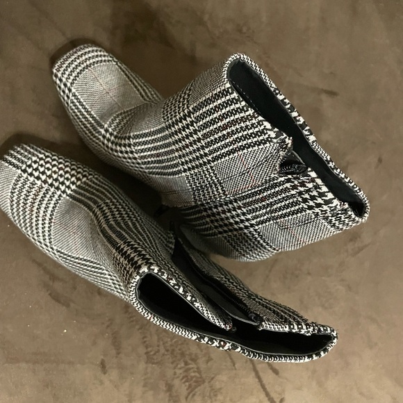 Plaid booties - Picture 3 of 3